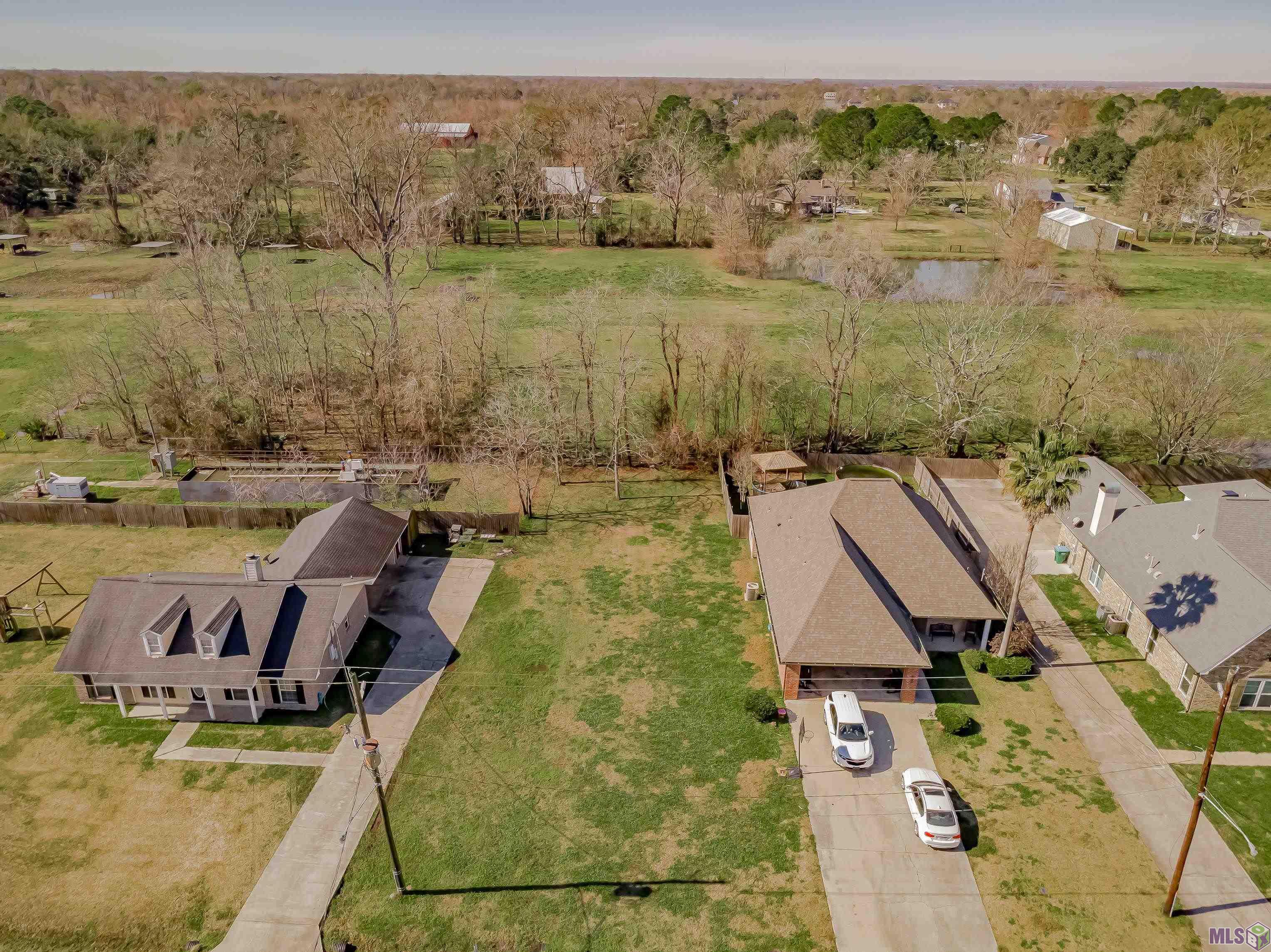 810 Bohne Road Port Allen, LA 70767 - Photo 2 of 6