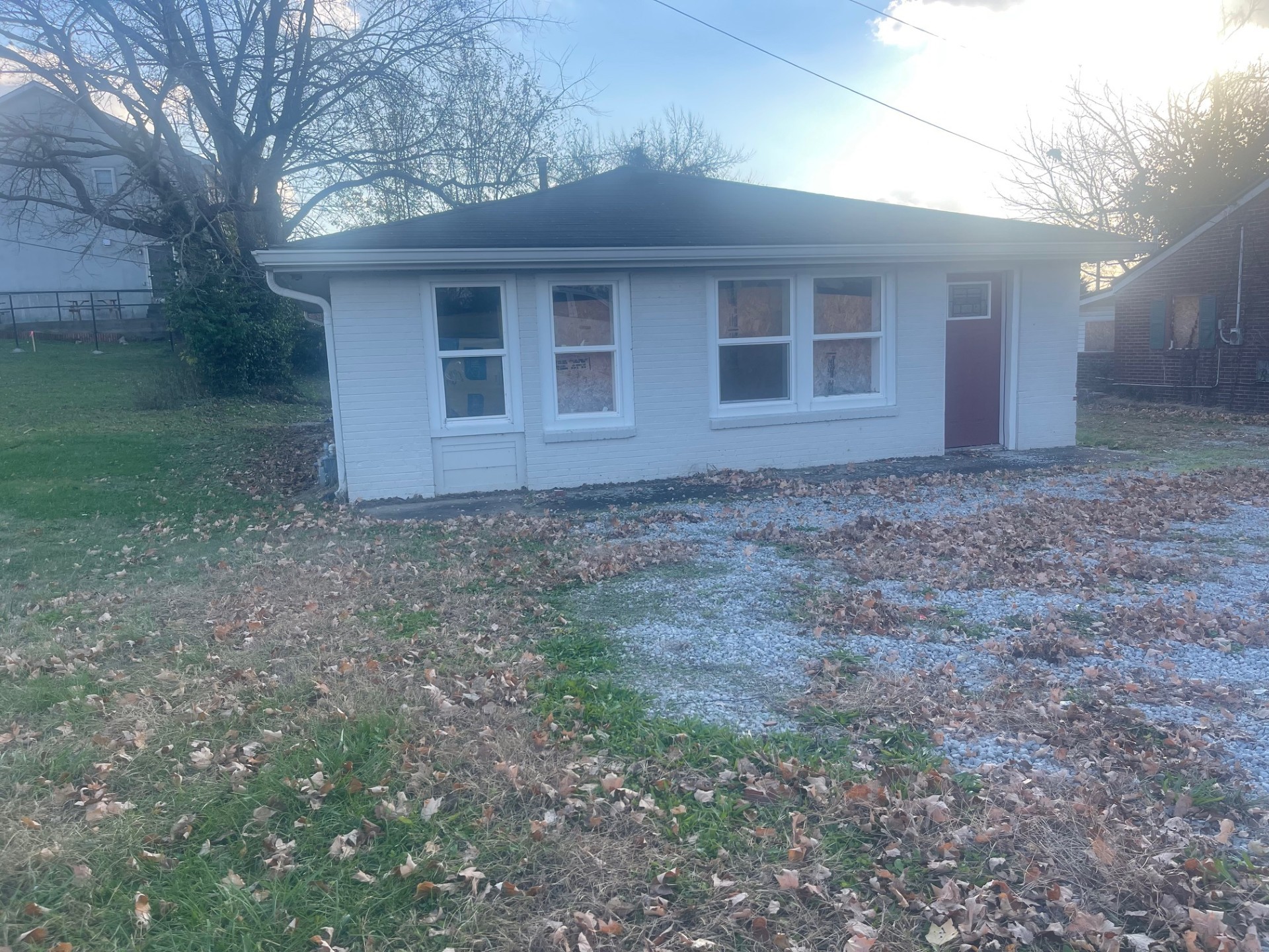 506 West 15th Avenue Springfield, TN 37172 - Photo 3 of 8 a house view with a backyard