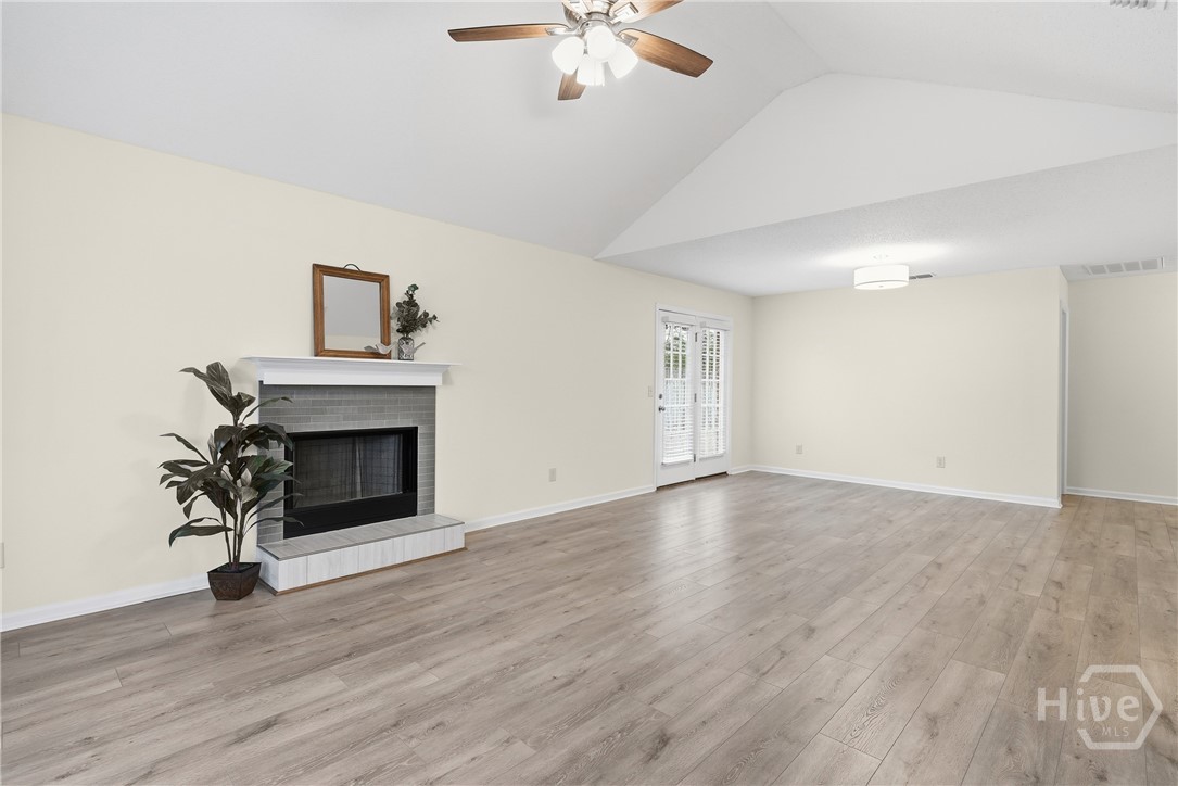 2124 Walberg Drive Hinesville, GA 31313 - Photo 7 of 38