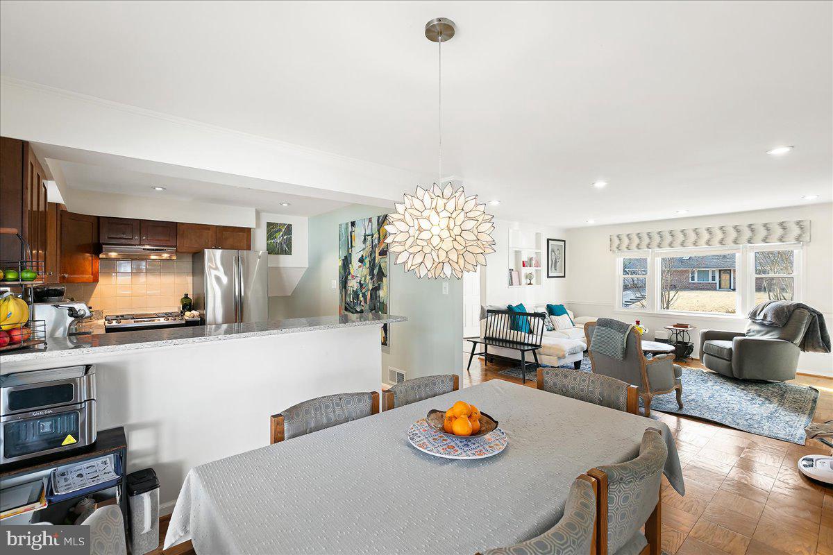 8016 Gosport Lane Springfield, VA 22151 - Photo 11 of 38