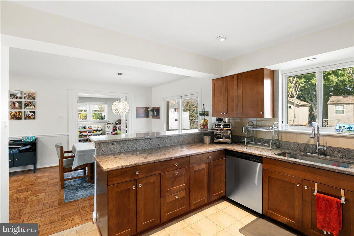 8016 Gosport Lane Springfield, VA 22151 - Photo 17 of 38