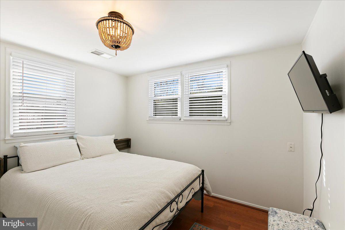 8016 Gosport Lane Springfield, VA 22151 - Photo 29 of 38