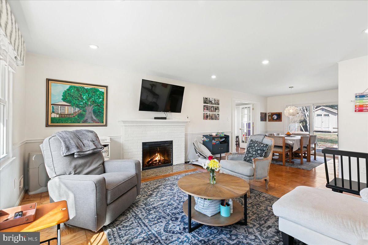 8016 Gosport Lane Springfield, VA 22151 - Photo 8 of 38