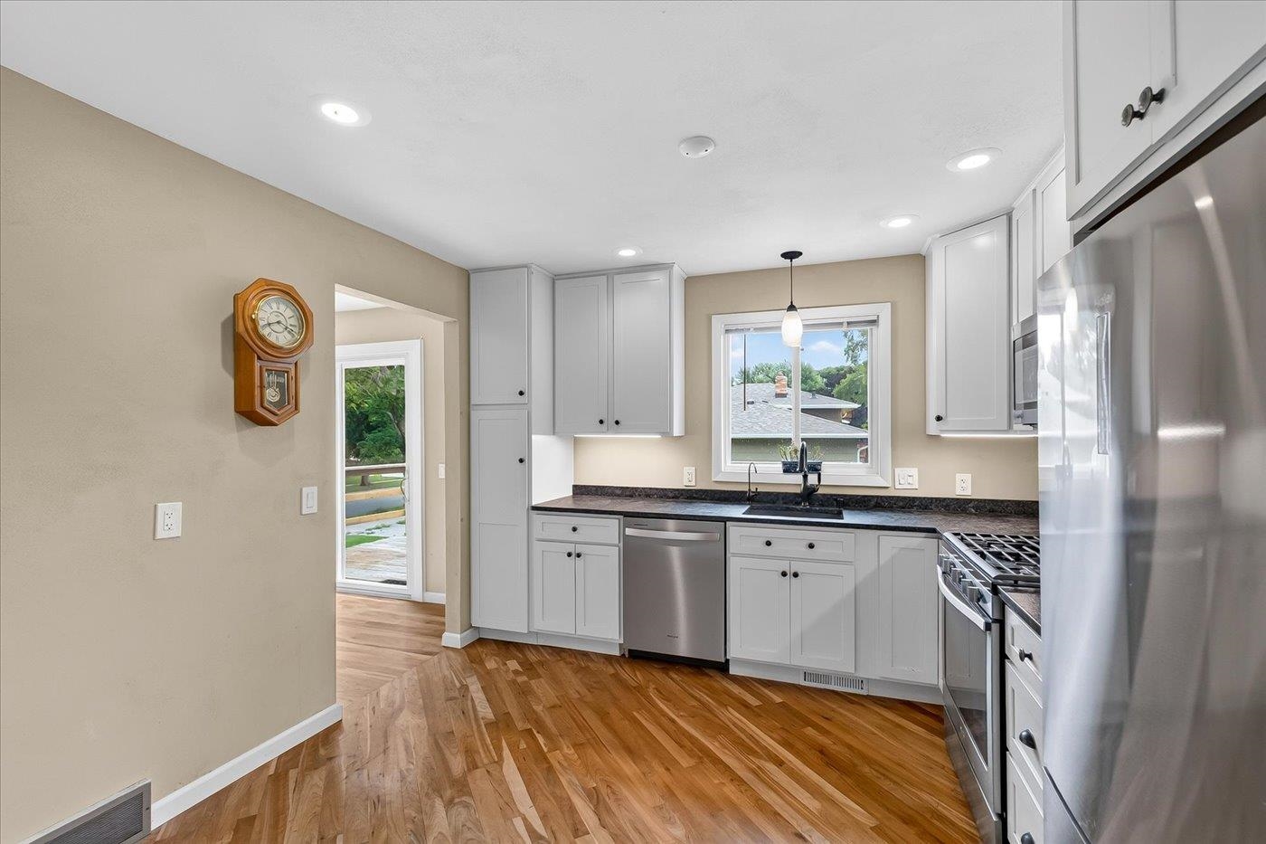 1401 Frisch Road Madison, WI 53711 - Photo 22 of 41
