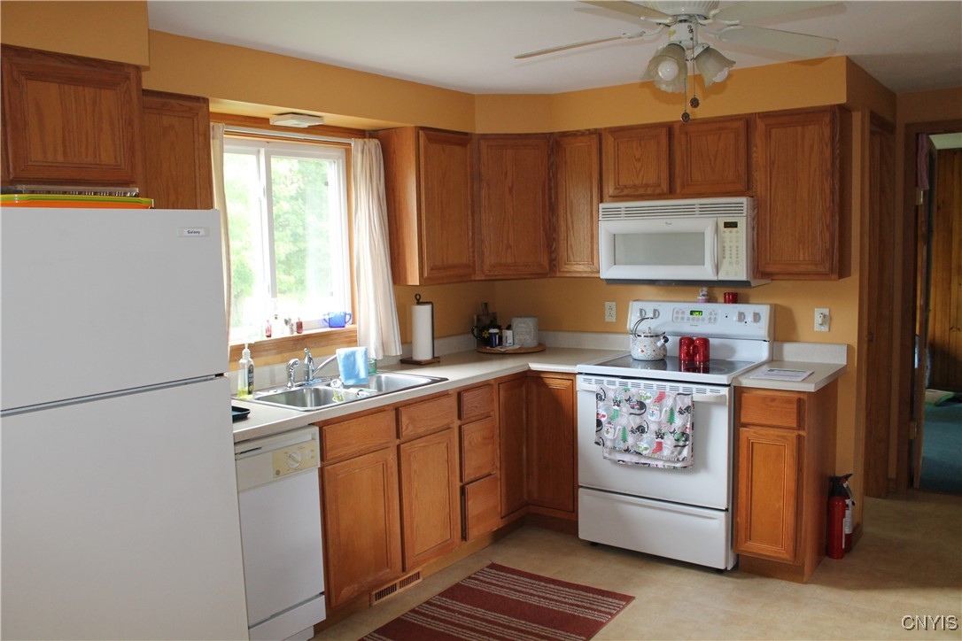 4875 Orangeport Road Clay, NY 13029 - Photo 11 of 37