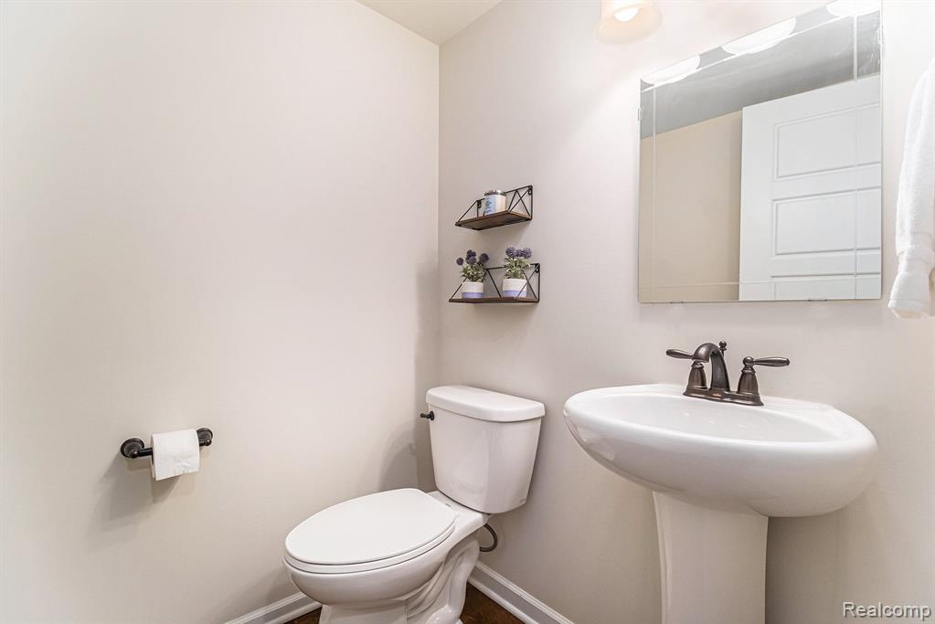2806 Hartwick Drive Rochester, MI 48307 - Photo 18 of 35