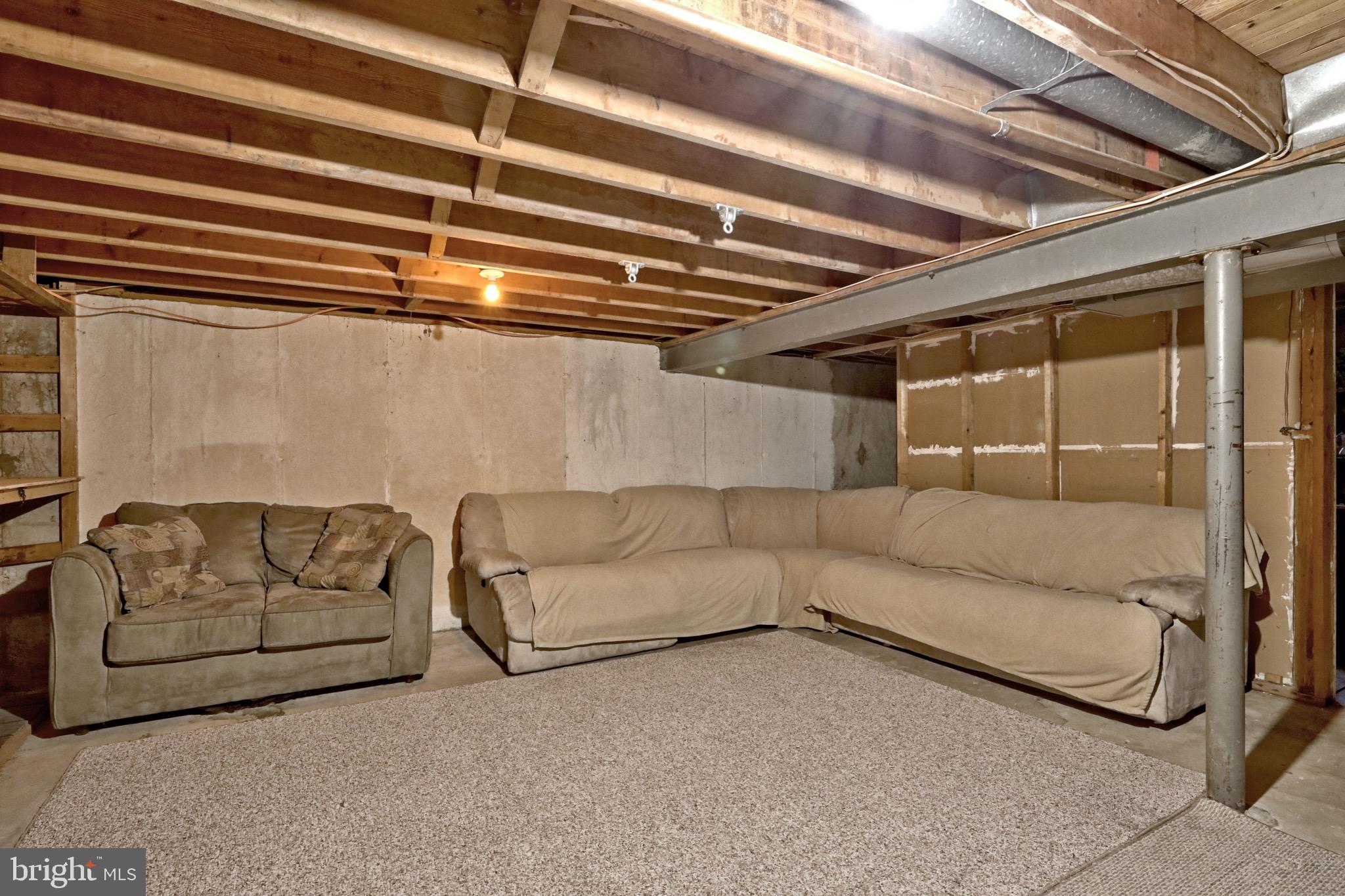 143 Whitemarsh Way Delran, NJ 08075 - Photo 24 of 33 a living room with furniture and a ceiling fan