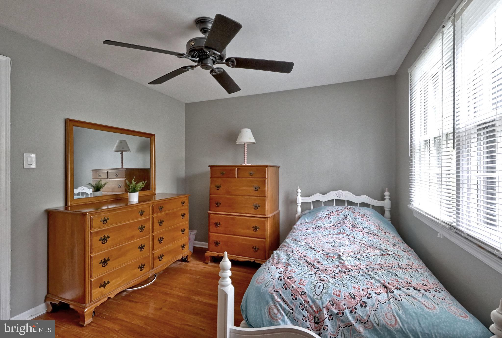 143 Whitemarsh Way Delran, NJ 08075 - Photo 31 of 33 a bedroom with a bed and a dresser