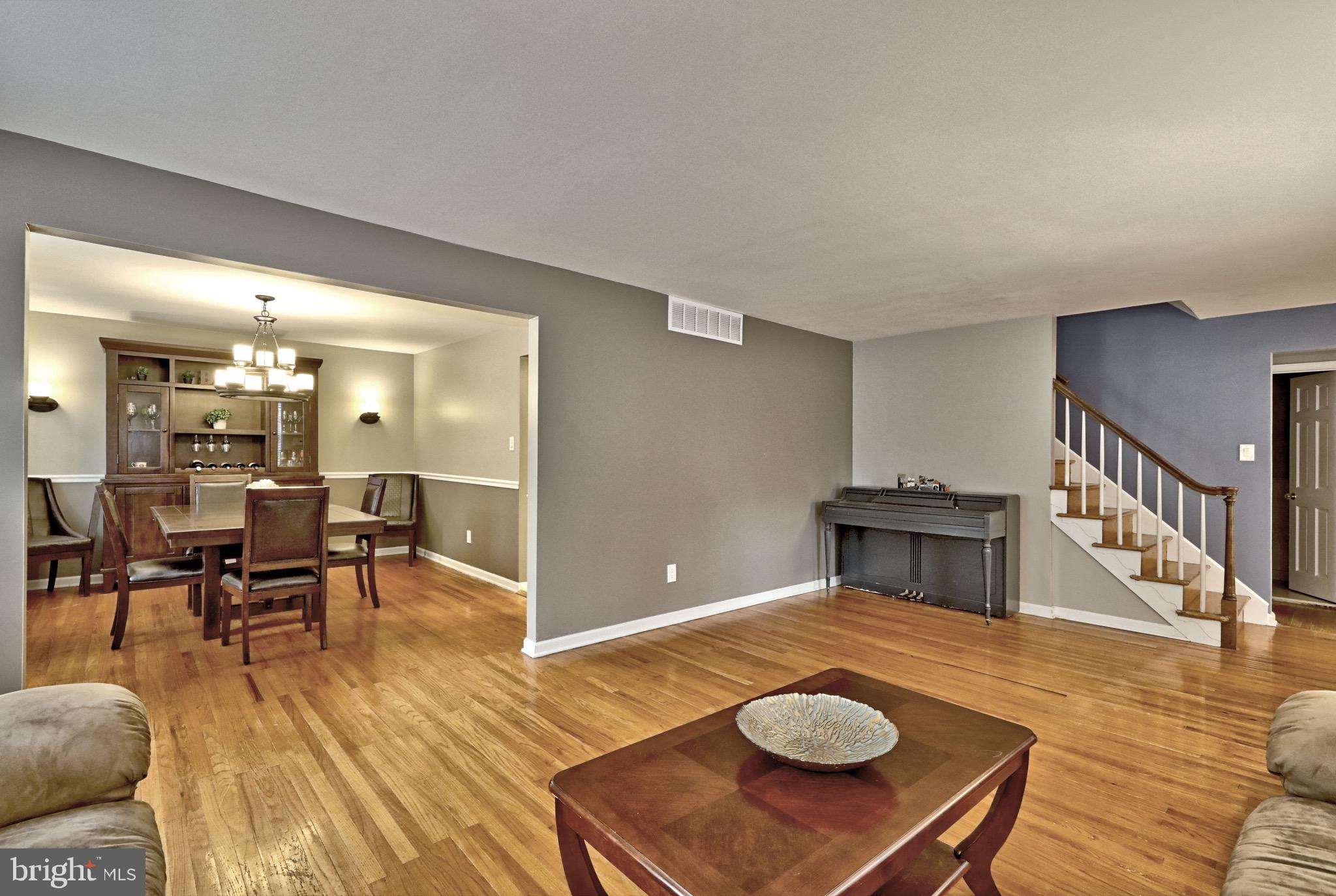 143 Whitemarsh Way Delran, NJ 08075 - Photo 9 of 33 a living room with furniture and a table