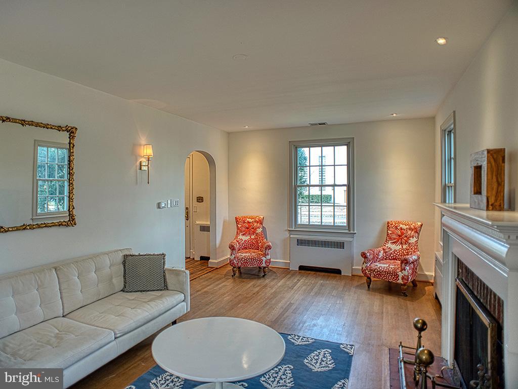 4643 16th Street Northwest, Unit B Washington, DC 20011 - Photo 9 of 24 Beautiful hardwood floors