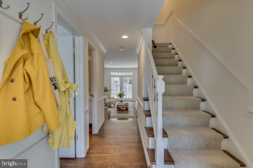1207 Portner Road Alexandria, VA 22314 - Photo 3 of 30