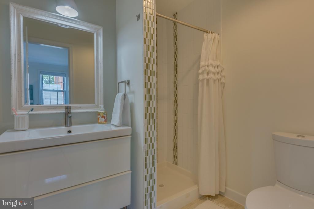 1207 Portner Road Alexandria, VA 22314 - Photo 23 of 30