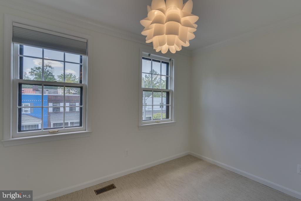 1207 Portner Road Alexandria, VA 22314 - Photo 24 of 30