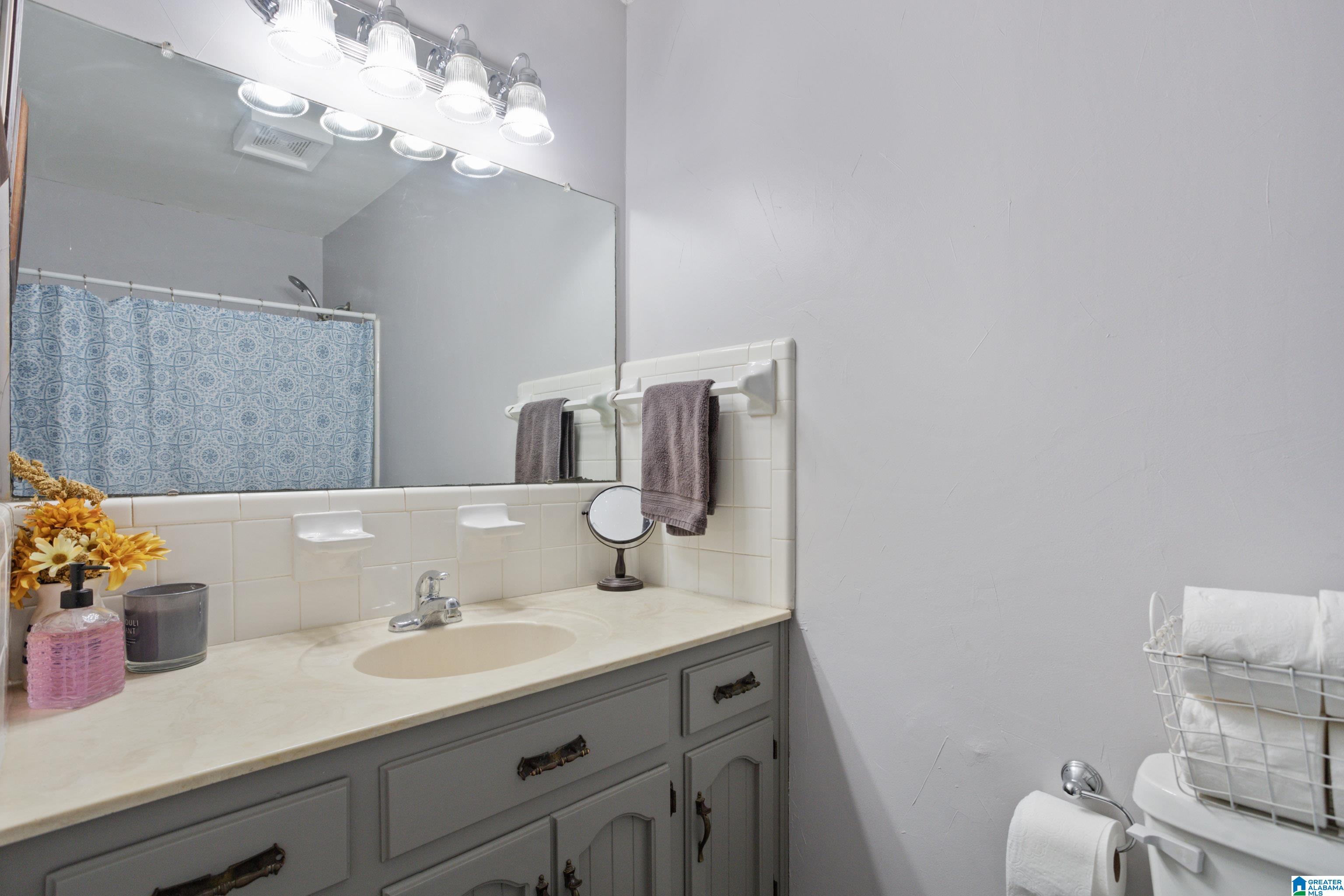 1226 Bennett Circle Alabaster, AL 35007 - Photo 13 of 38