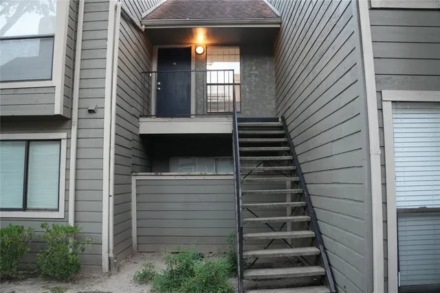 a view of front door and porch