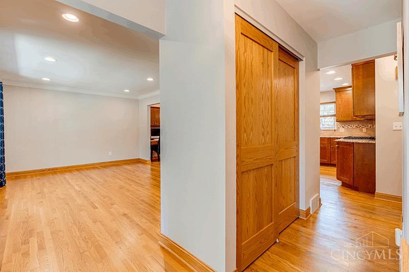 10633 Weil Road Montgomery, OH 45249 - Photo 12 of 46 Gallery Image 12