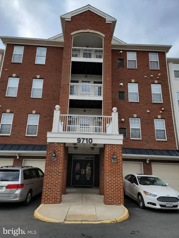 $325,000 | 9710 Handerson Place, Unit 301, Manassas Park, VA 20111