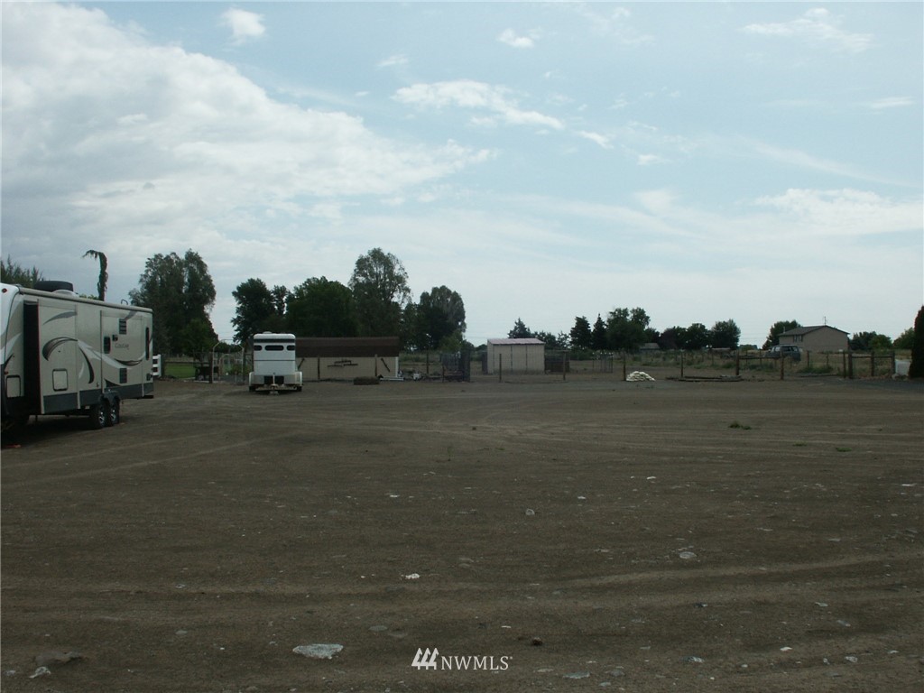 403 Young Road Northeast Moses Lake, WA 98837 - Photo 11 of 25 Gallery Image 11