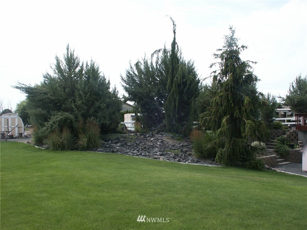 403 Young Road Northeast Moses Lake, WA 98837 - Photo 9 of 25 Gallery Image 9