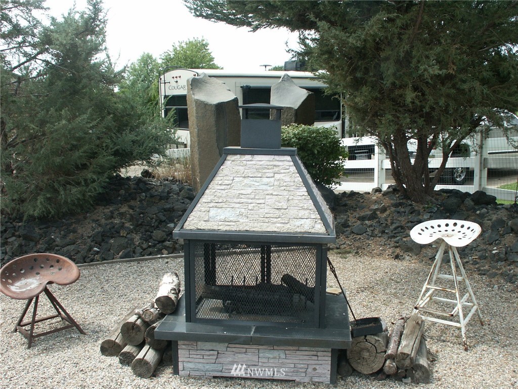 403 Young Road Northeast Moses Lake, WA 98837 - Photo 10 of 25 Gallery Image 10