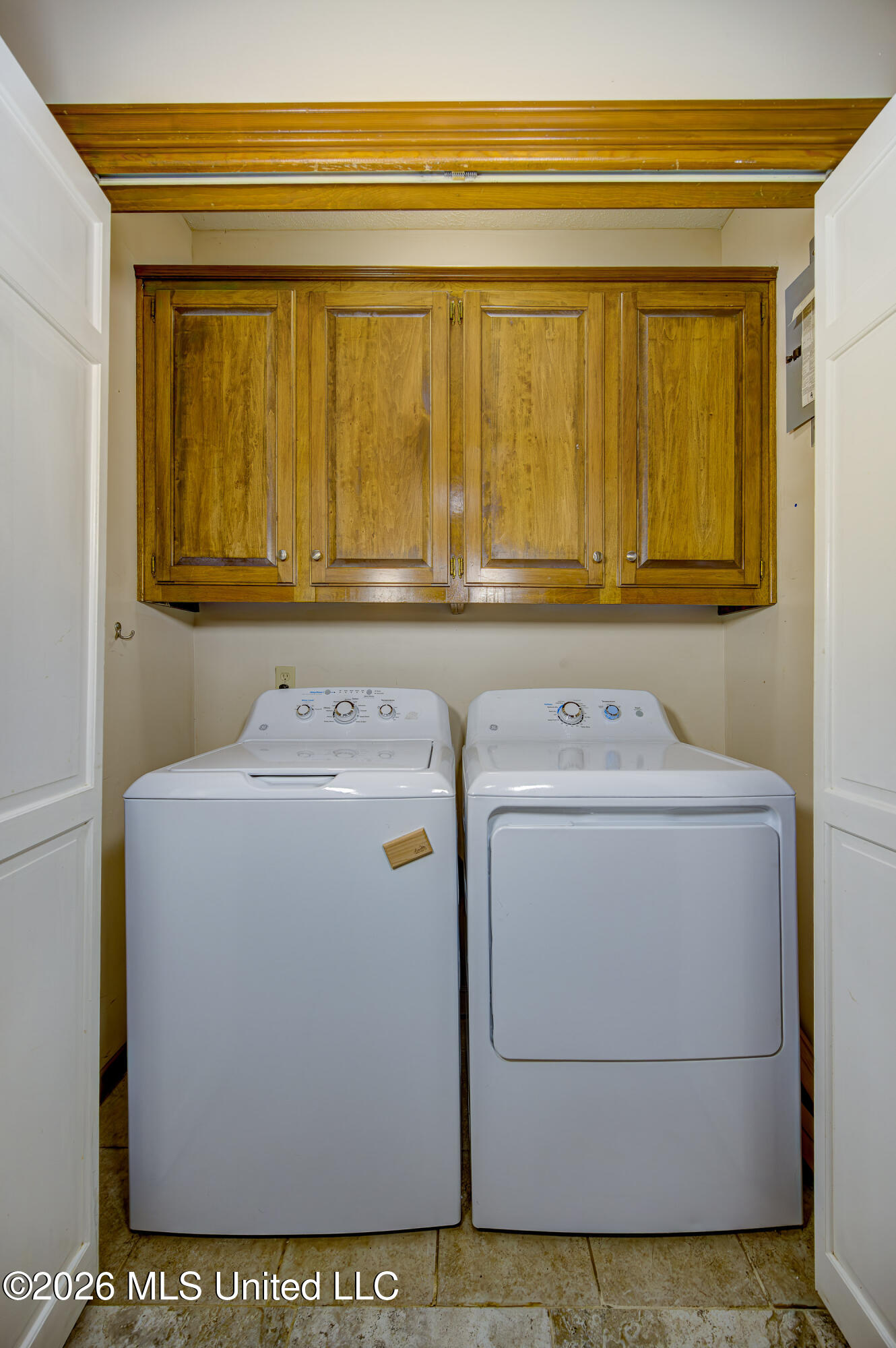 6003 Queens Point Vicksburg, MS 39180 - Photo 20 of 47 Laundry Closet