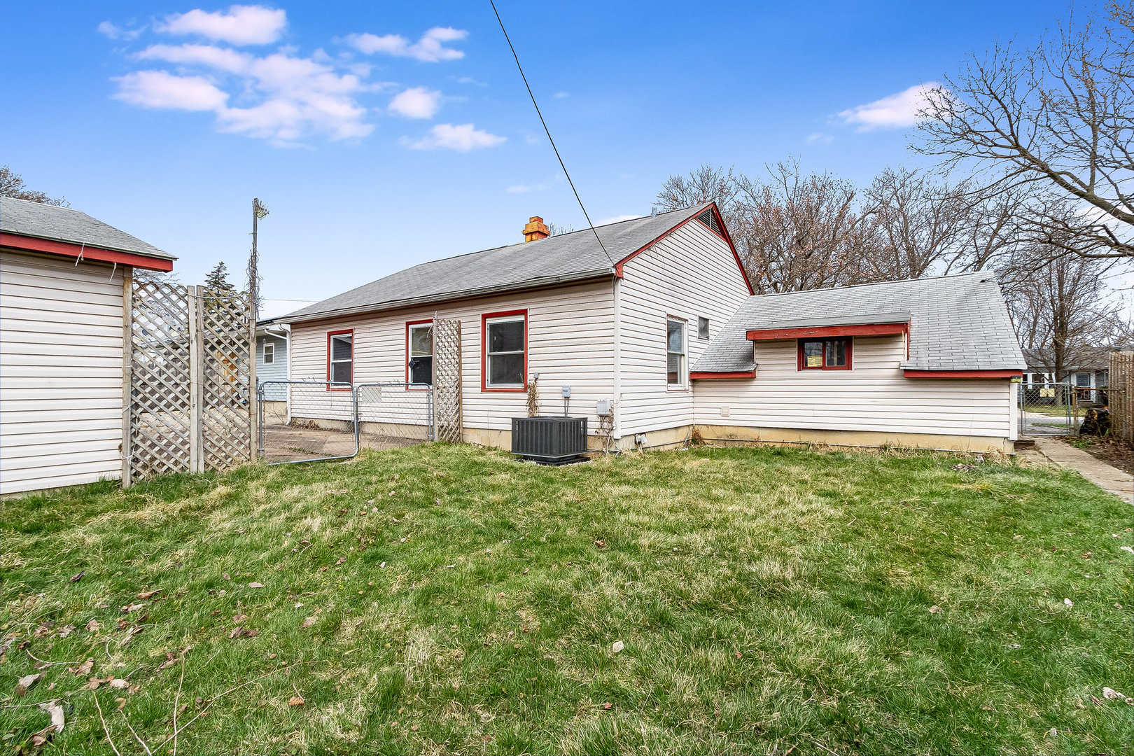 626 Iola Avenue Romeoville, IL 60446 - Photo 16 of 19 a house view with a garden space