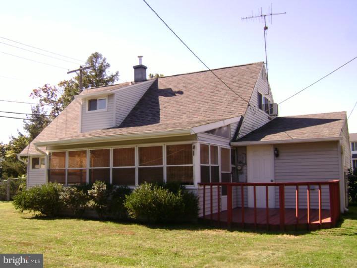 8 Cleft Rock Road Levittown, PA 19057 - Photo 3 of 25 Gallery Image 3