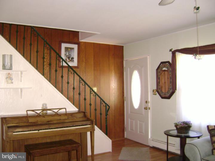 8 Cleft Rock Road Levittown, PA 19057 - Photo 5 of 25 Gallery Image 5