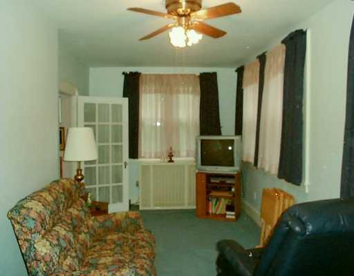 146 Rae Avenue Mt. Lebanon, PA 15228 - Photo 3 of 8 Den/Family/Great Room.