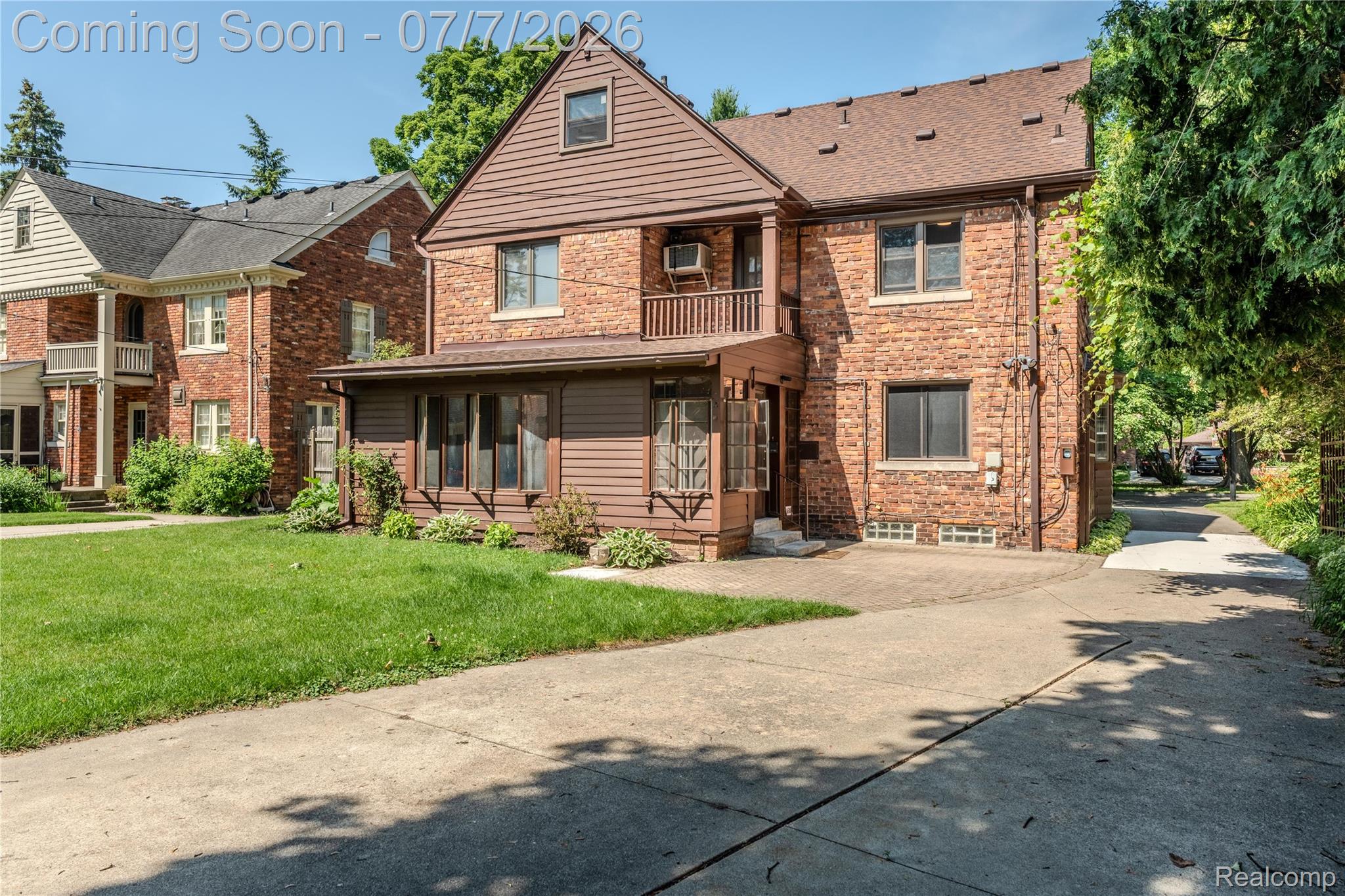 16580 Westmoreland Road Detroit, MI 48219 - Photo 31 of 37 backyard and driveway 16580 Westmoreland.jpg