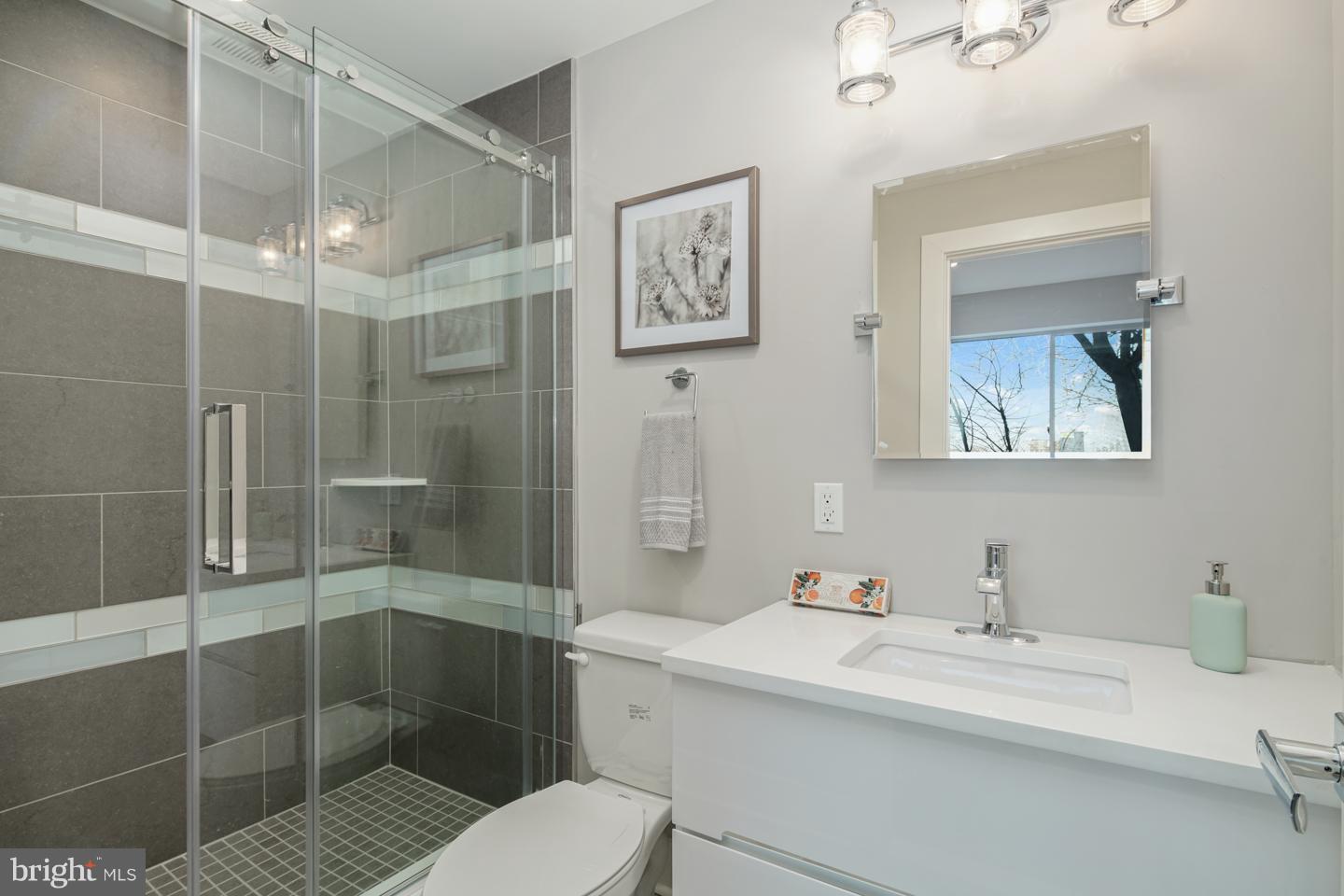 819 North Uber Street, Unit 4 Philadelphia, PA 19130 - Photo 11 of 14