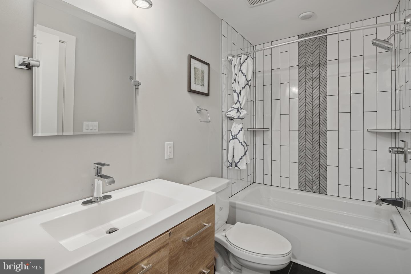 819 North Uber Street, Unit 4 Philadelphia, PA 19130 - Photo 5 of 14