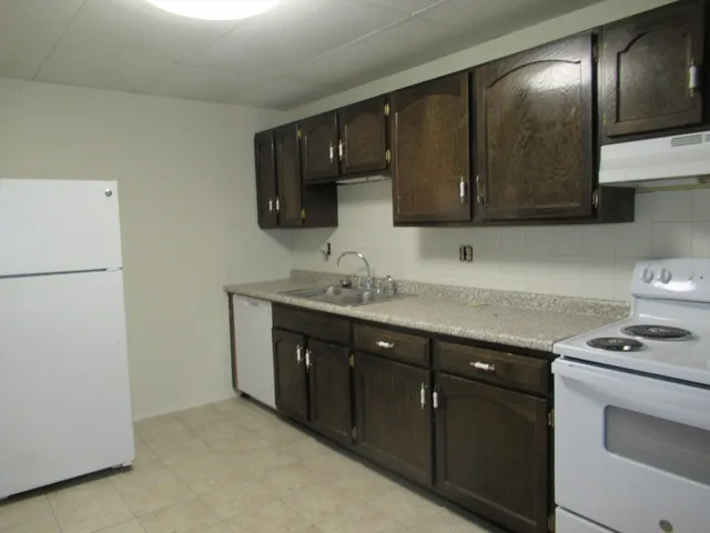 $1,690 | 131 J Capitol Hill Drive, Unit 131, Londonderry, NH 03053