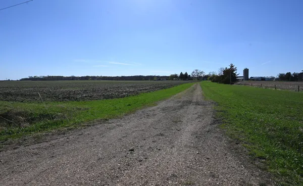 $1,000,000 | 33758 171st Avenue, Montgomery, MN 56069