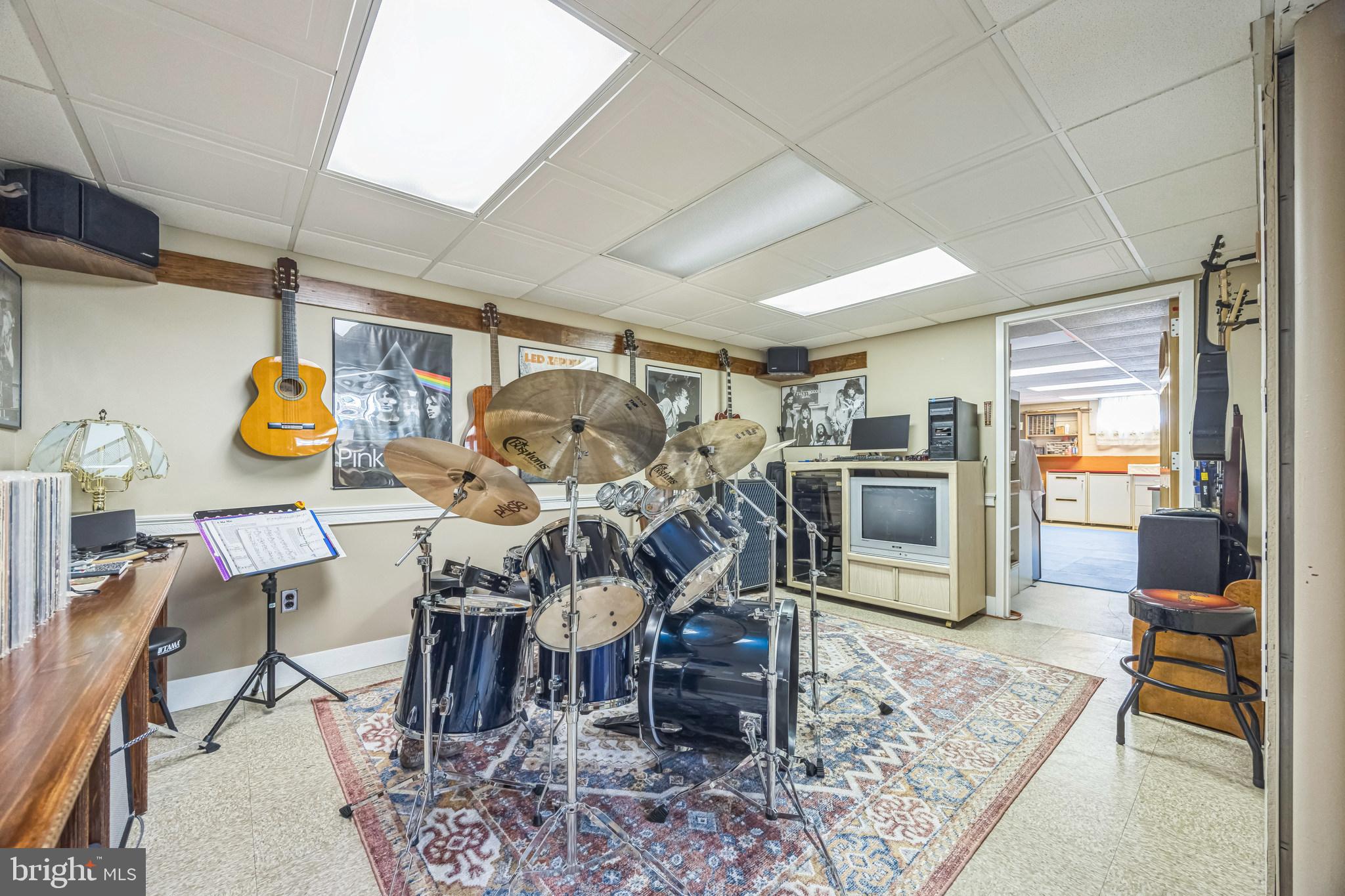201 Walnut Avenue Berlin, NJ 08009 - Photo 19 of 27 Basement Finished