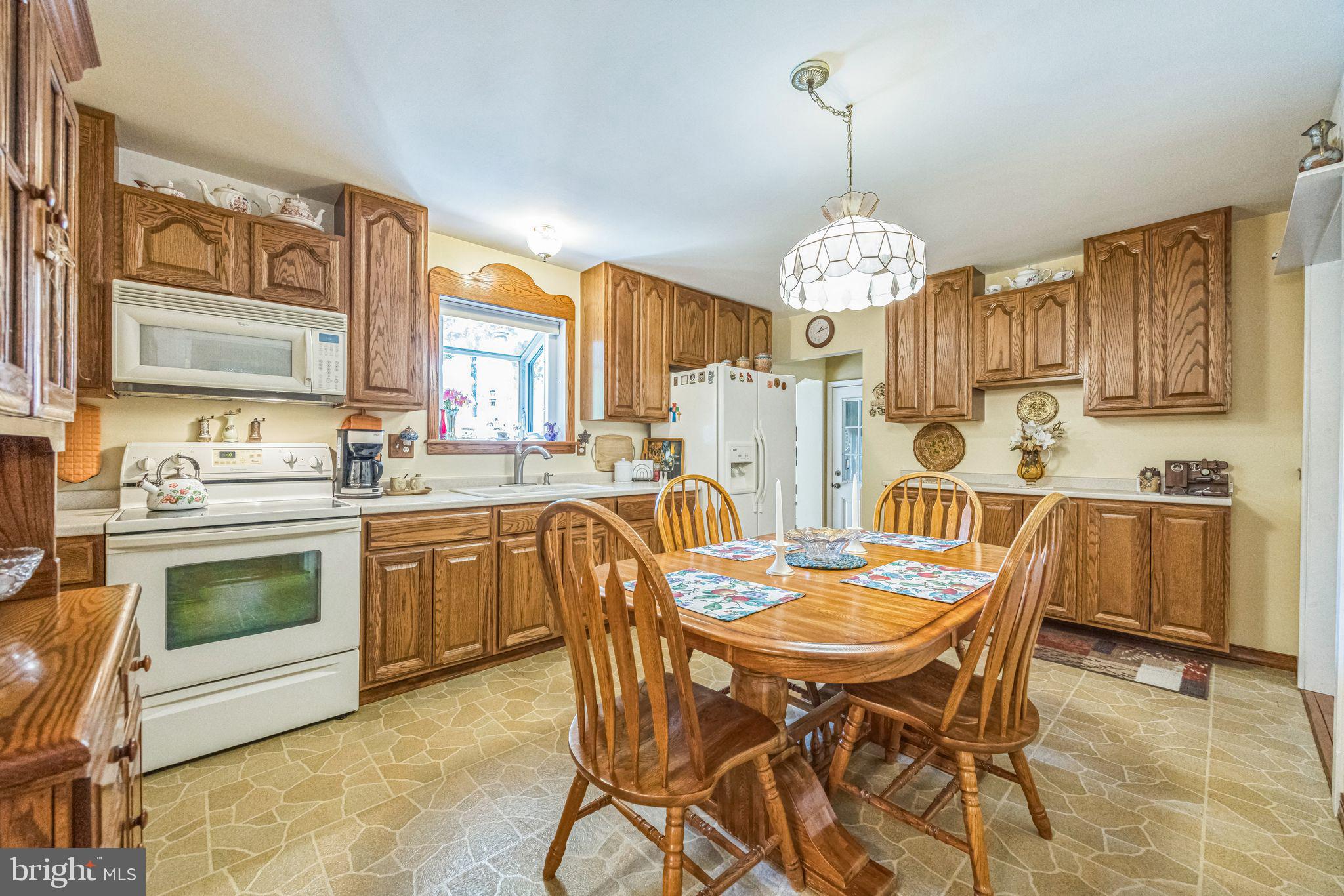201 Walnut Avenue Berlin, NJ 08009 - Photo 9 of 27 Kitchen