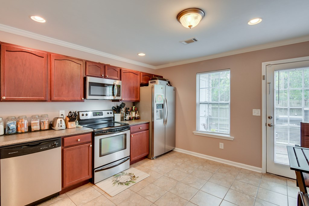 210 West Five Notch Road, Unit 104 North Augusta, SC 29841 - Photo 4 of 17 kitchen