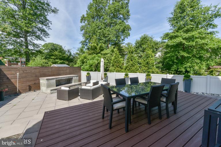 7024 Old Dominion Drive McLean, VA 22101 - Photo 32 of 35 Exterior (Rear)