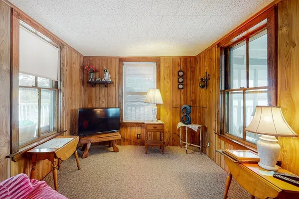 $595,000 | 9 Parkview Avenue, Beverly, MA 01915