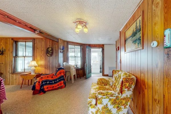 $595,000 | 9 Parkview Avenue, Beverly, MA 01915