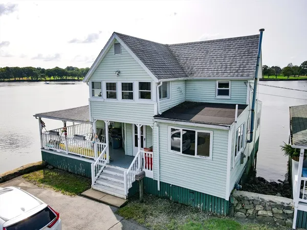 $595,000 | 9 Parkview Avenue, Beverly, MA 01915