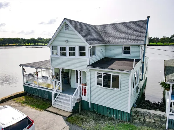 $595,000 | 9 Parkview Avenue, Beverly, MA 01915