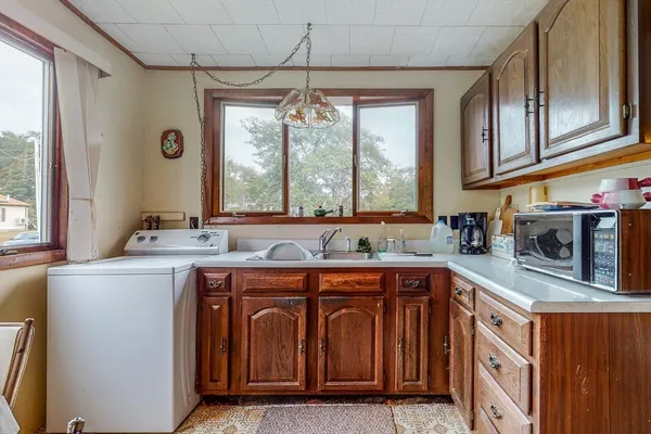 $595,000 | 9 Parkview Avenue, Beverly, MA 01915