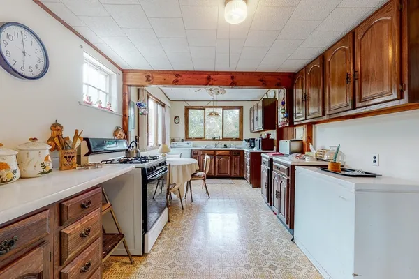 $595,000 | 9 Parkview Avenue, Beverly, MA 01915