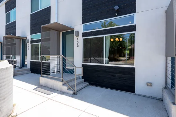 $3,300 | 1701 East M L King Jr Boulevard, Unit 105, Austin, TX 78702