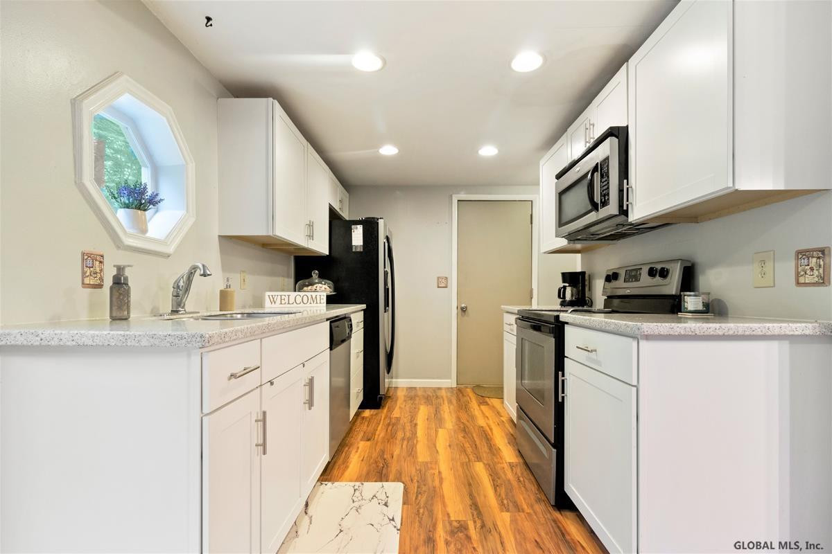 255 Thimbleberry Road Malta, NY 12020 - Photo 15 of 35 Photo 15