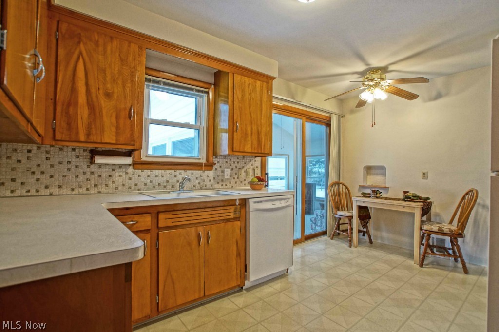 703 Dickerson Road Willowick, OH 44095 - Photo 8 of 25