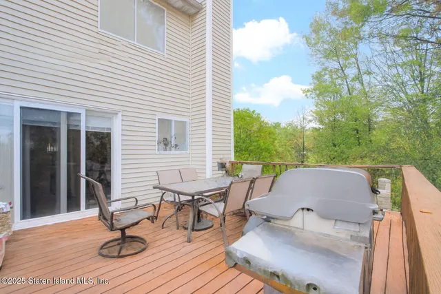 $699,000 | 25 Claudia Court | Graniteville