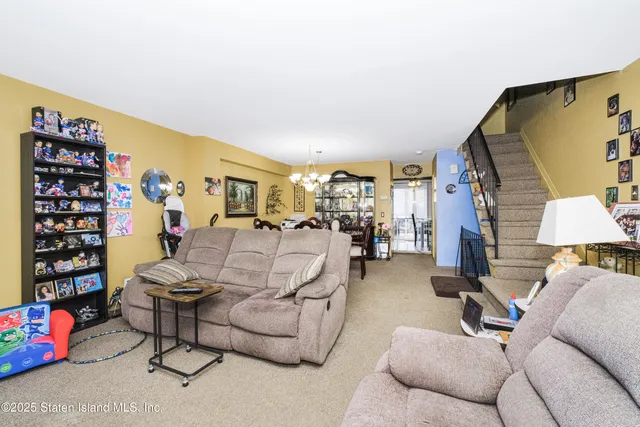 $699,000 | 25 Claudia Court | Graniteville