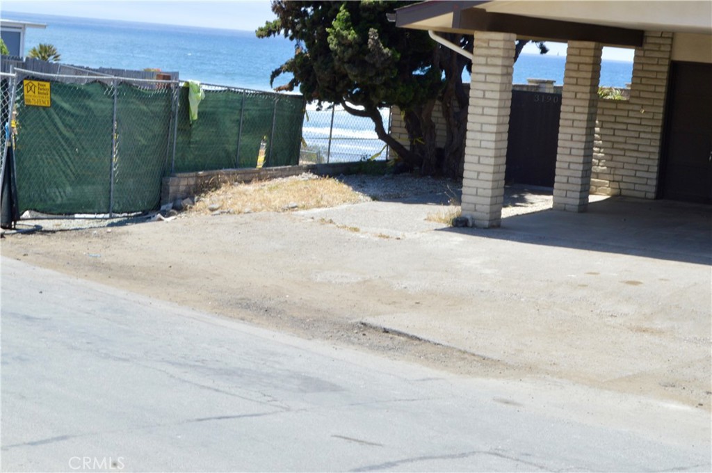 3175 Studio Drive Cayucos, CA 93430 - Photo 20 of 20 a backyard of a house